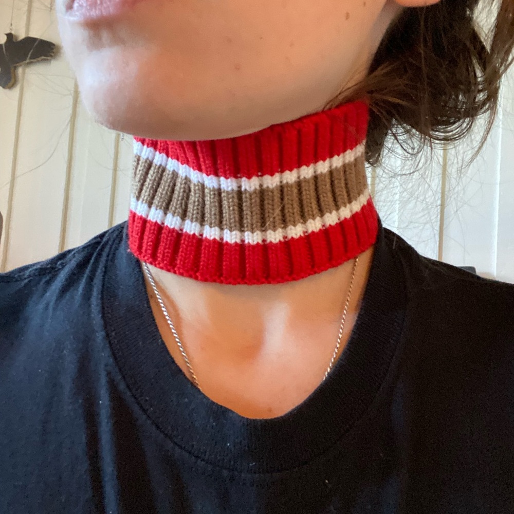 Burberry new wool chocker from runway fall/winter 2021 collection